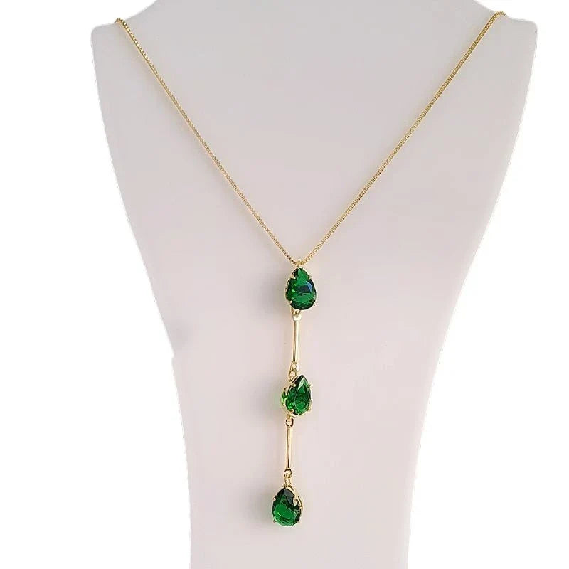 Colar gravatinha gota de zircônia