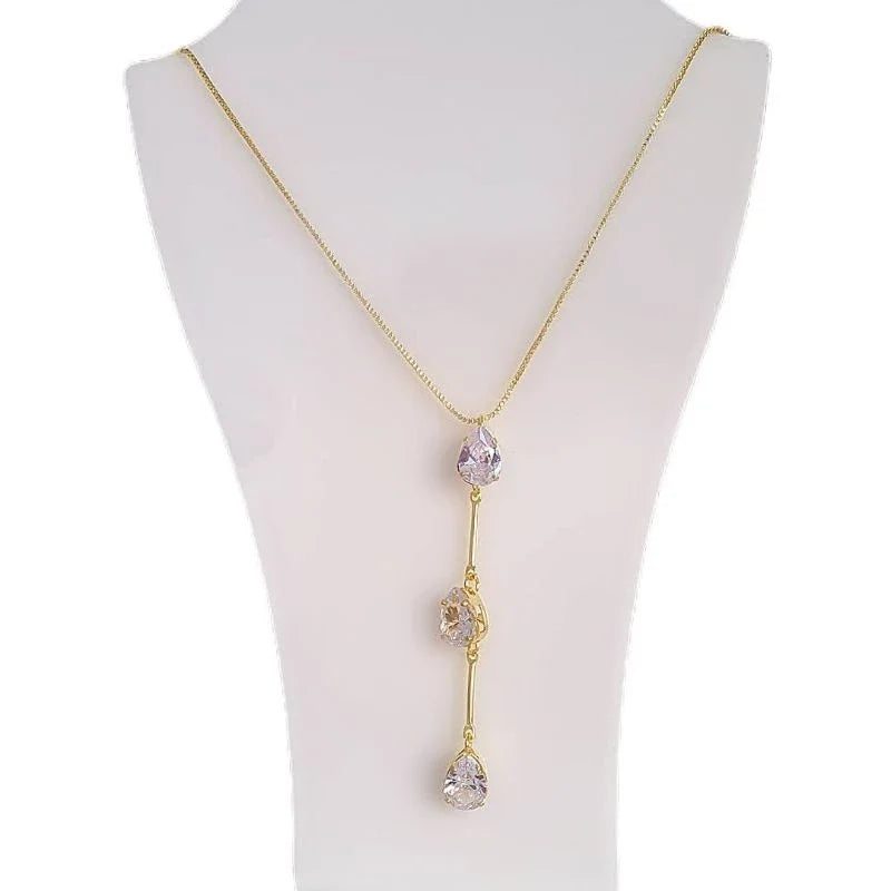 Colar gravatinha gota de zircônia