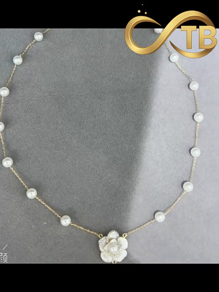 Colar Pérolas com Rosa