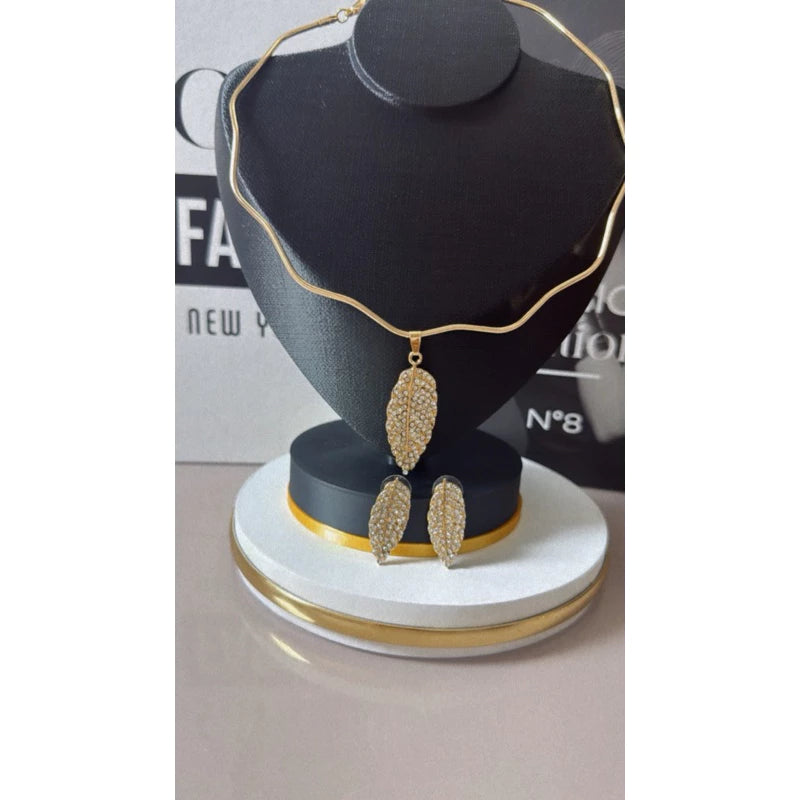 Conjunto Folha Cravejada