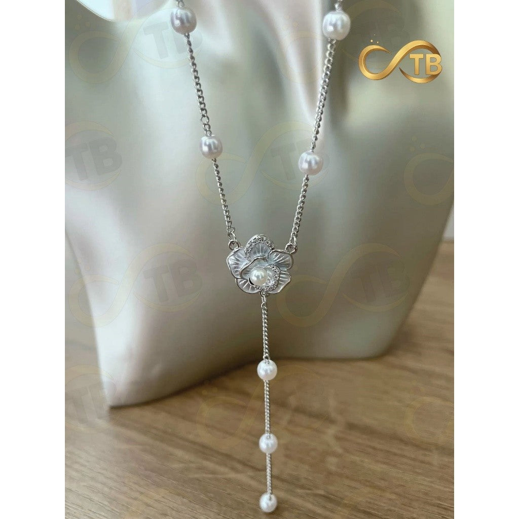 Colar Pérolas com Rosa