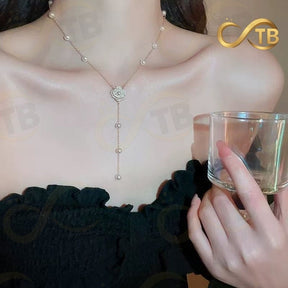 Colar Pérolas com Rosa